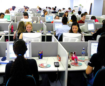 ADMITIMOS 90 OPERADORAS DE TELEMARKTING ATIVO E RECEPTIVOS.DE 18 ATÉ 60 ANOS  PARA SP ..