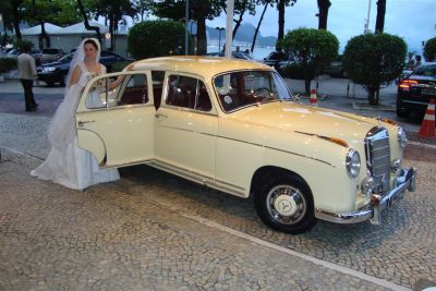 REIS ALUGUEL DE CARROS ANTIGOS