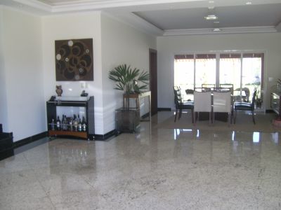 CASA  VALINHOS - ALTO PADRÃO AO LADO DO COLEGIO PORTO SEGURO (19)7814-4377