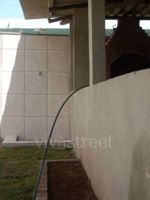 Alugo casa em Rio das Ostras para temporada.