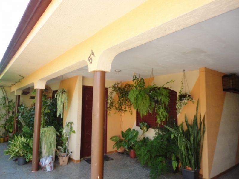 Vi 185, casa com edicula, 3 vagas, 3 dorm., local tranquilo