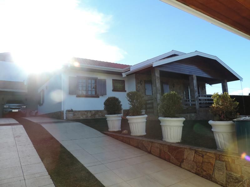 Linda casa em Campos do Jordão .