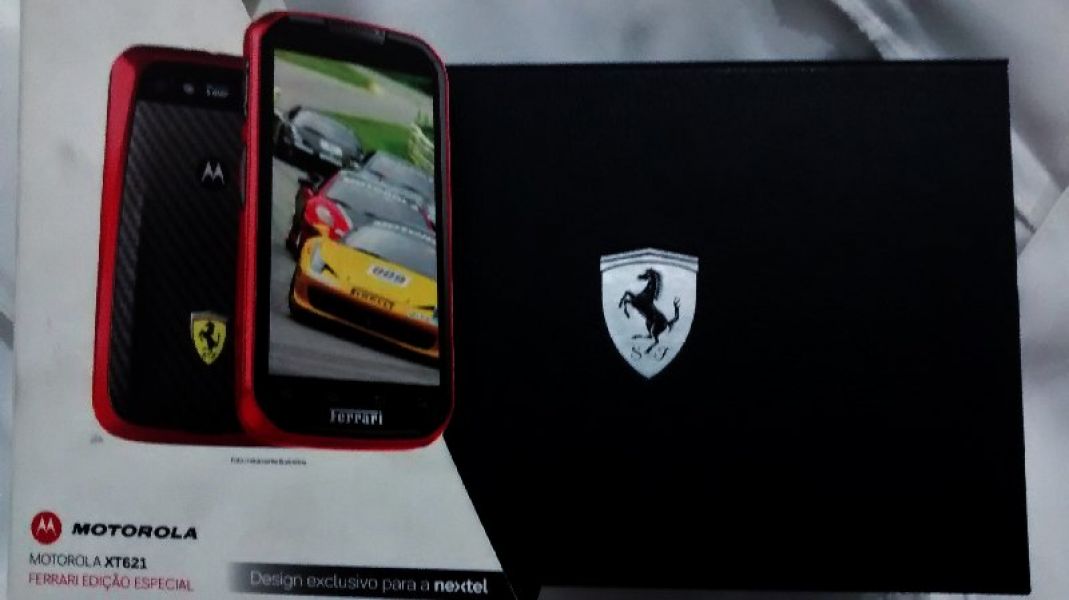 Motorola XT621 Ferrari Special Edition Vermelho 