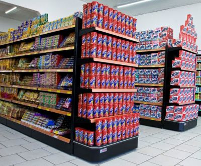 Gondolas , Prateleiras , Racks  para  Supermercados e Drogarias . 