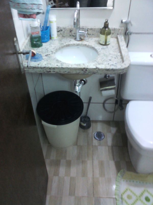 Oportunidade, 2/4 suíte, nascente, ventilado e todo reformado em Lauro de Freitas-Bahia.