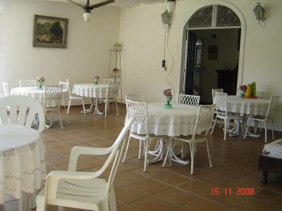 Serviços de hospedagem e acampamento para férias.