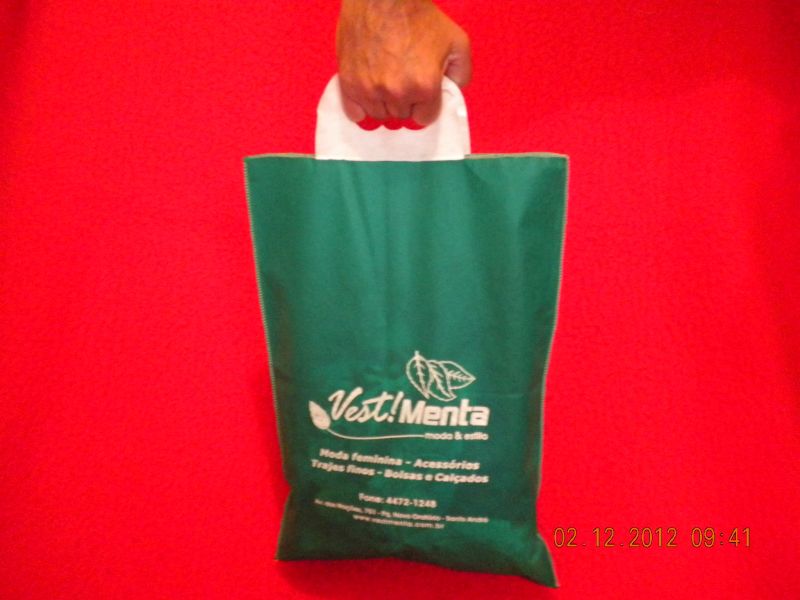 Sacolas e embalagens personalizadas em tnt.