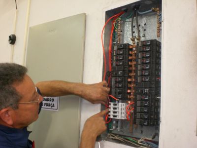 ELETRICISTA Instalador e Manutenção Elétrica