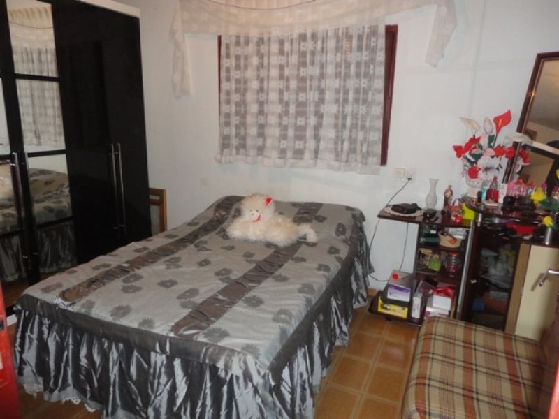 Vi 185, casa com edicula, 3 vagas, 3 dorm., local tranquilo