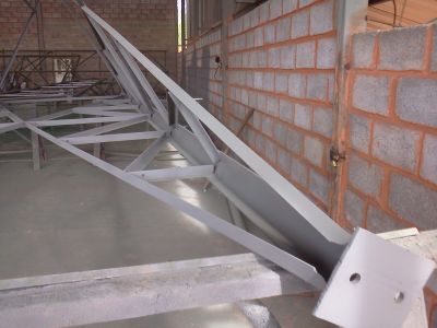 TORRE METÁLICA TELECOM