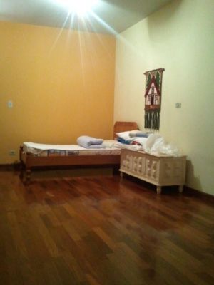 VENDO CASA OTIMA LOCALIZACAO... ZONA 04