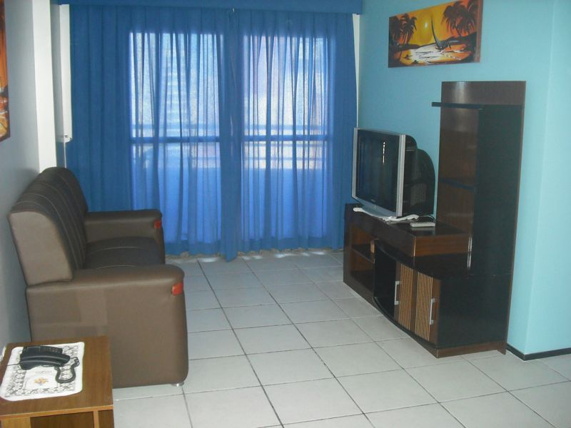 Varios apartamentos com dois quartos frente praia 