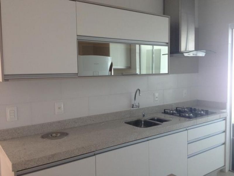 Casa em São José no bairro Forquilhinhas, 3 quartos, 2 vagas