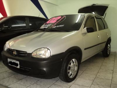 CORSA HAT  2003  R$ 15.900