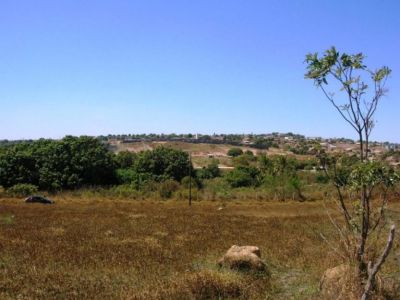 EXECELNETE TERRENO EM SANTO ANTONIO DO DESCOBERTO-GO