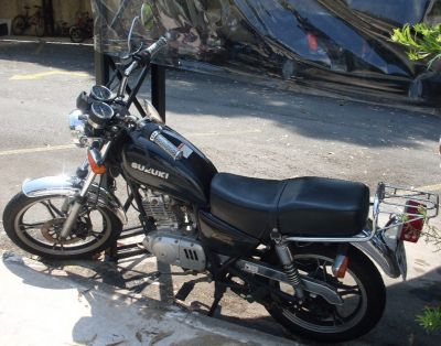 Suzuki Intruder 125 preta, 2006 excelente estado, 10000km, ac. propostas