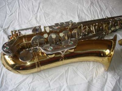 Sax tenor Peace dourado com chaves cromadas
