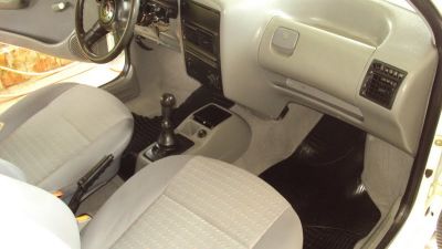 Limpeza e Revitalização do Interior Automotivo