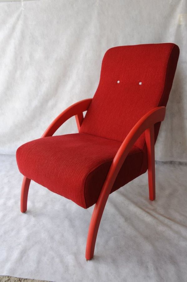 PoltronasPuffs,cabeceiras e painéis de cama sob medida.