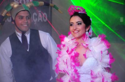 SOM - LUZ - LASER - DJ PARA FESTAS BRASÍLIA Tel: 8524-3959.