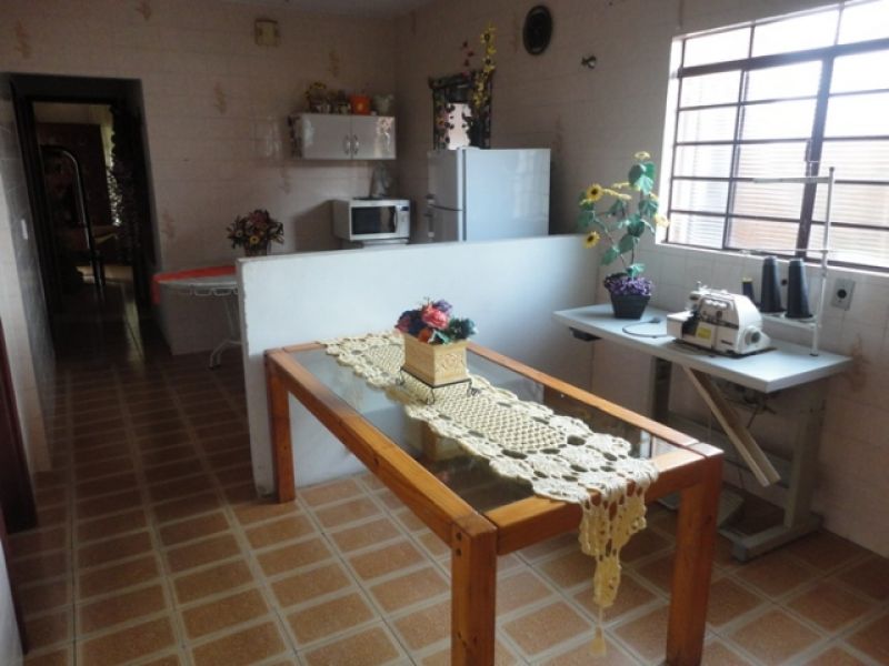 Vi 185, casa com edicula, 3 vagas, 3 dorm., local tranquilo