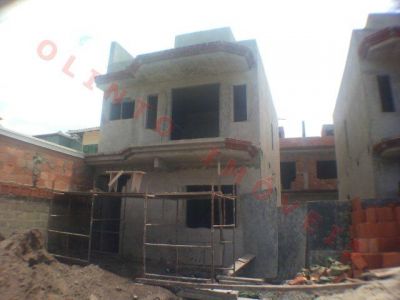 Olinto Imóveis vende Duplex 2 qts no Recreio em Rio das Ostras