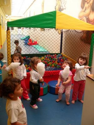 Barraquinhas de alimentação e brinquedos para festas e eventos