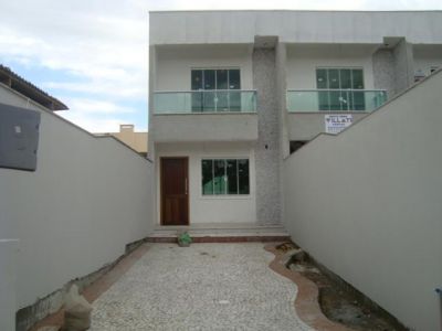 SOBRADOS EM CAMBORIU COM 02 QUARTOS  R$ 135 MIL