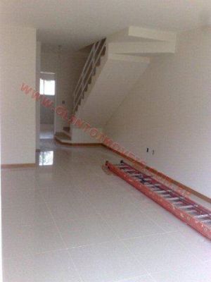 Olinto Imóveis vende Duplex 4 qts no Ouro Verde em Rio das Ostras