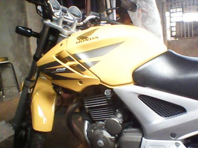 CBX250 TWISTER amarela 2006/2007 bastante conçervada 5.800