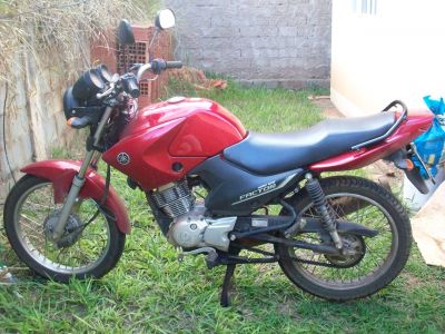 Dou Agio de Factor 2011 c/ 8.000km rodados para quem tirar ela do meu nome.