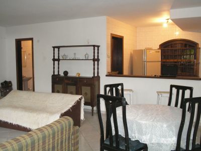 Vende-se Excelente Residência no Balneário de Prainha - PR.