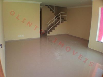 Olinto Imóveis vende Duplex 4 qts no Ouro Verde em Rio das Ostras