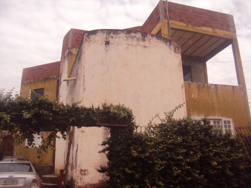 Sobrado de Esquina com 07 Quartos na SUCUPIRA R. FUNDO I