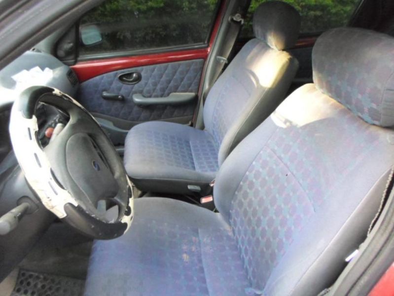 Automovel Fiat Palio 1997 - 4 Portas