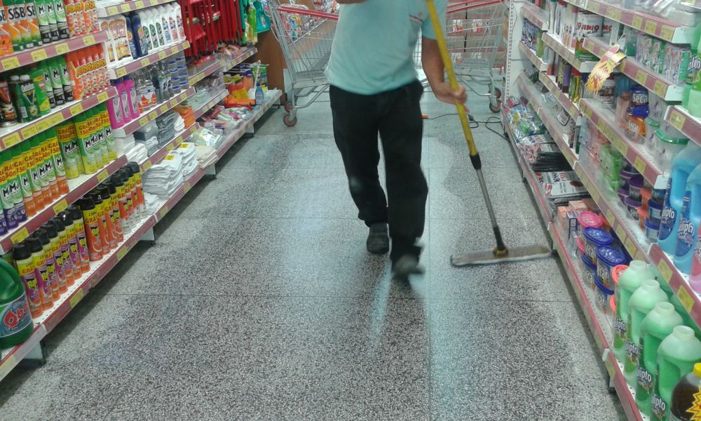 Limpeza final de obra e em escritorios