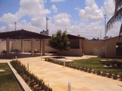 APARTAMENTO EM CAPIM MACIO - VENDO OU TROCO