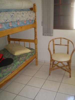 ALUGO CASA GUARATUBA PROX. CAFE CURACAO