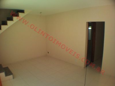 Olinto Imóveis vende Duplex 3 qts no Costazul em Rio das Ostras