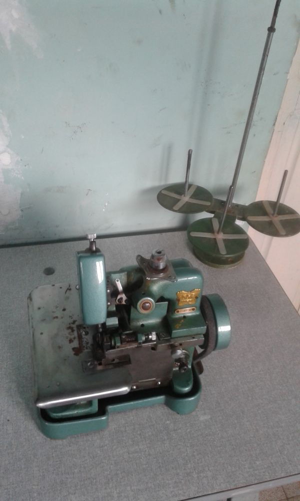 Máquina de costura Overlok GNI-6 semi-industrial 