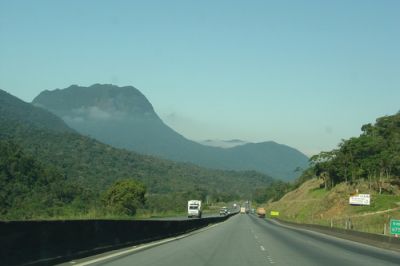 Área de terra na BR-376