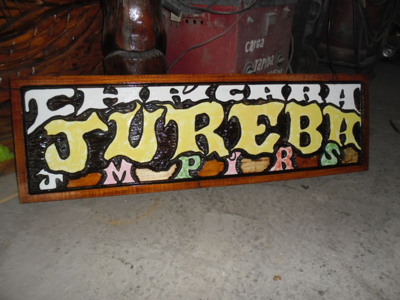 Placas em madeira para chãcaras