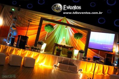 Som Caxias do Sul, Sonorização Caxias do Sul, Luz Caxias do sul, TDB Eventos, iluminação festas, dj