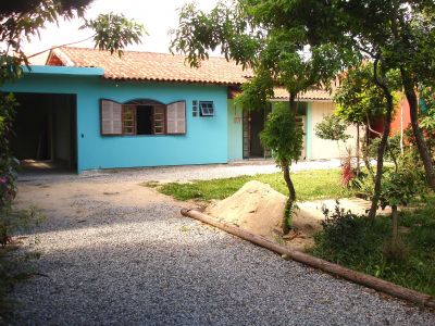 Linda casa entre mar, lagoas e montanhas em FLORIPA