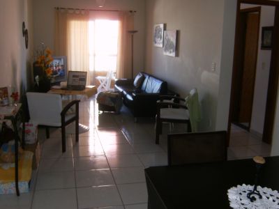 Criança Feliz na Praia Grande