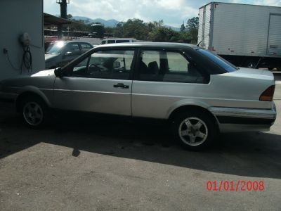 Vendo Versalles GL 1.8 a Gasolina em ótimo estado.