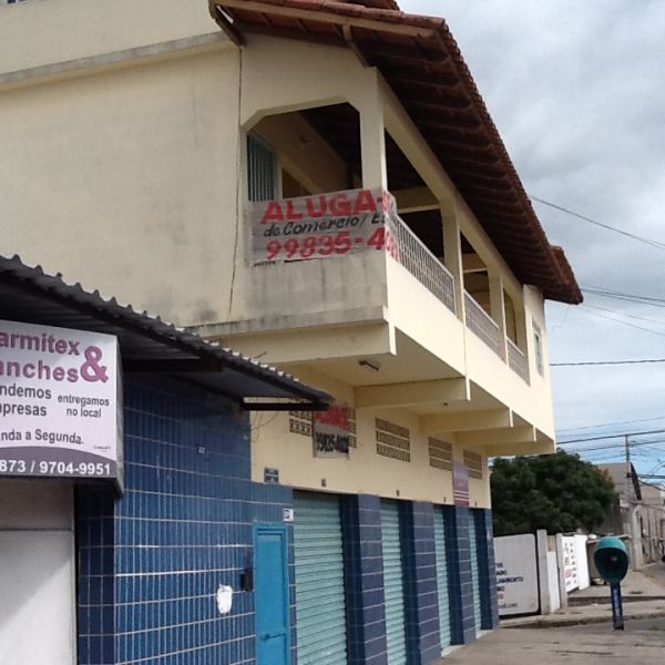 Aluga se apto grande na regiao de carapina-serra