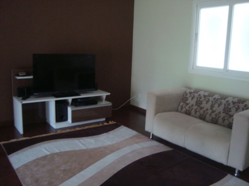 Ref. 2631 Casa em Condomínio no Pq. Califórnia - Jacarei SP.