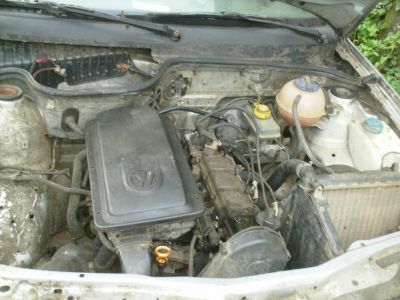 vendo gol g4     tres mil reais doc a fazer carro inteiro 