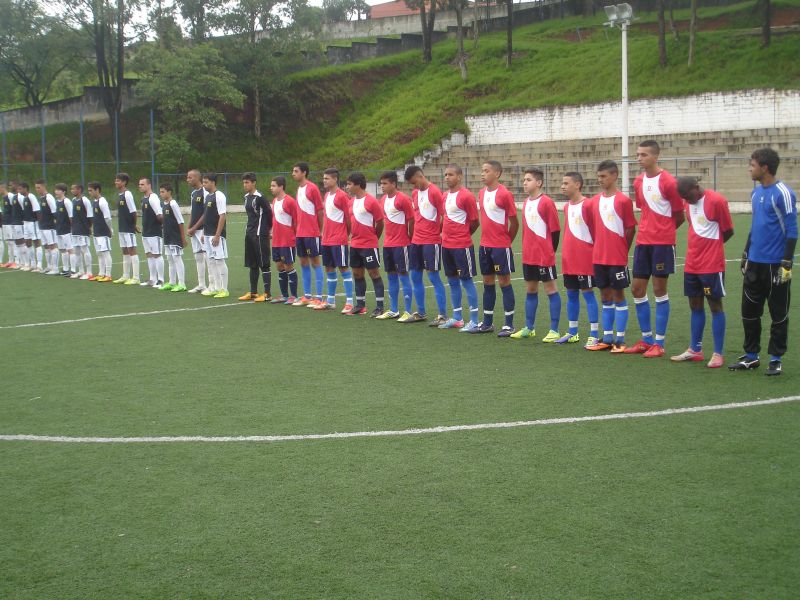 Precisa-se Jogador de Futebol